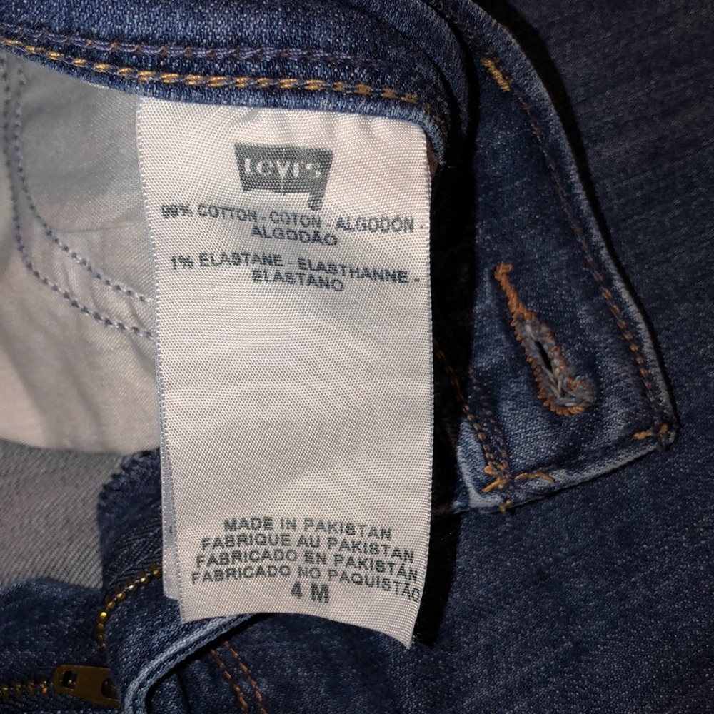 Levi's Jean - Picture 3 of 4